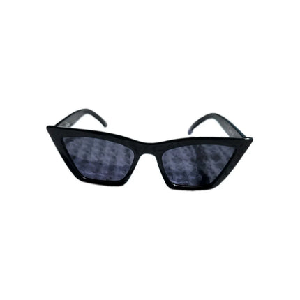 Reality Lizette Sunglasses in Black