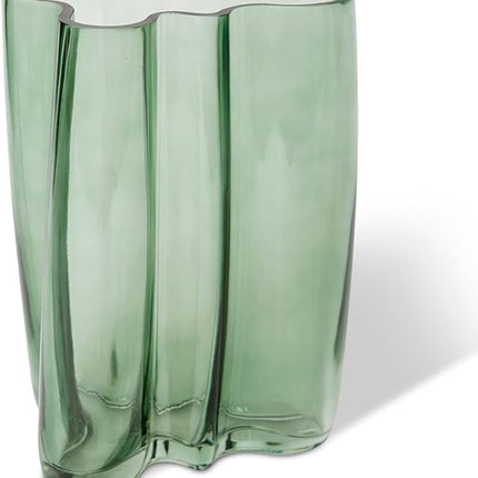 Victoria Vase in Green 19 cm x 13 cm x 25CM