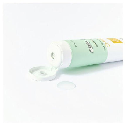Garnier Green Labs Pinea-C Brightening Gel Washable Cleanser 130ml - OhYouLuckyDuck.com.au