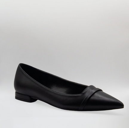 Chloe 1cm Closed Flats Black